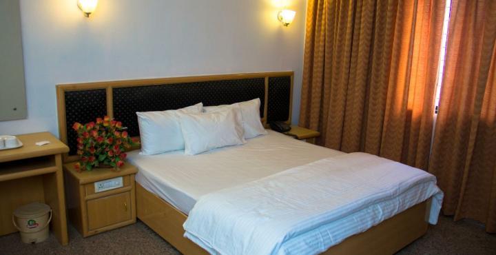 Oyo 539 Hotel Pearl Inn Bangalore Buitenkant foto