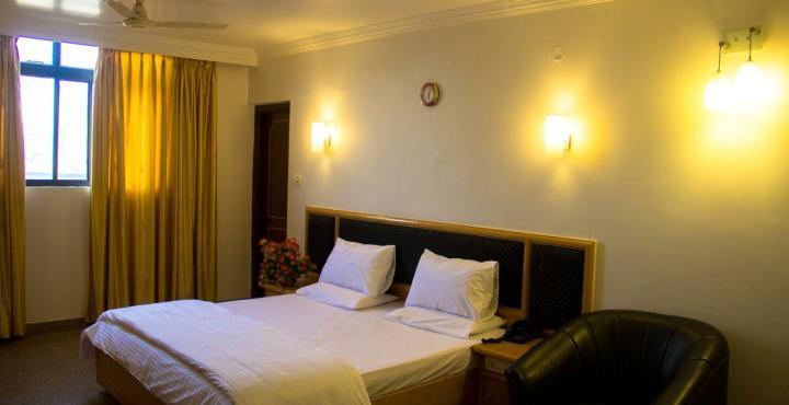 Oyo 539 Hotel Pearl Inn Bangalore Buitenkant foto