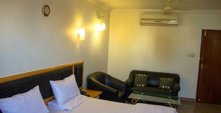 Oyo 539 Hotel Pearl Inn Bangalore Buitenkant foto