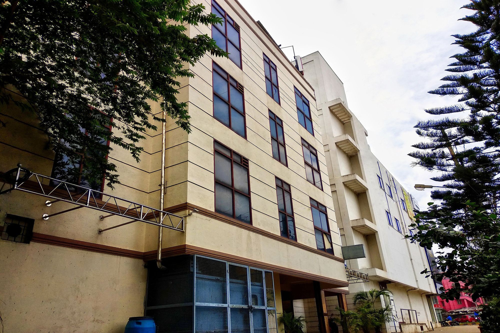 Oyo 539 Hotel Pearl Inn Bangalore Buitenkant foto